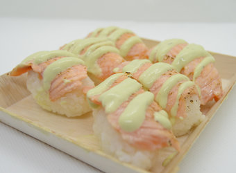 Nigiris flameado  & mayonesa wasabi